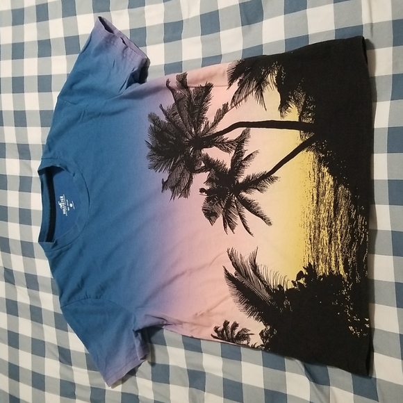 2 TOPS HOLLISTER - Picture 9 of 14